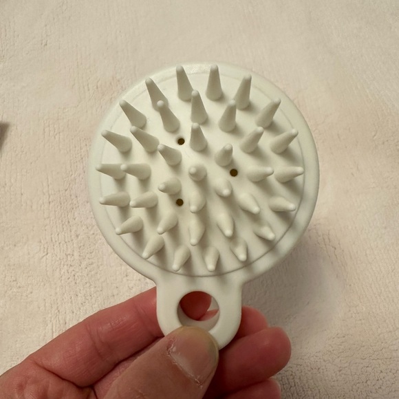 SpoiledChild pocket brush, scrunchie and Muji scalp massager Spoiled - Picture 3 of 7